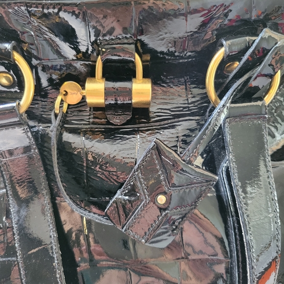 YVES SAINT LAURENT infamous MUSE bag in black patent leather & gold brass - Picture 4 of 14